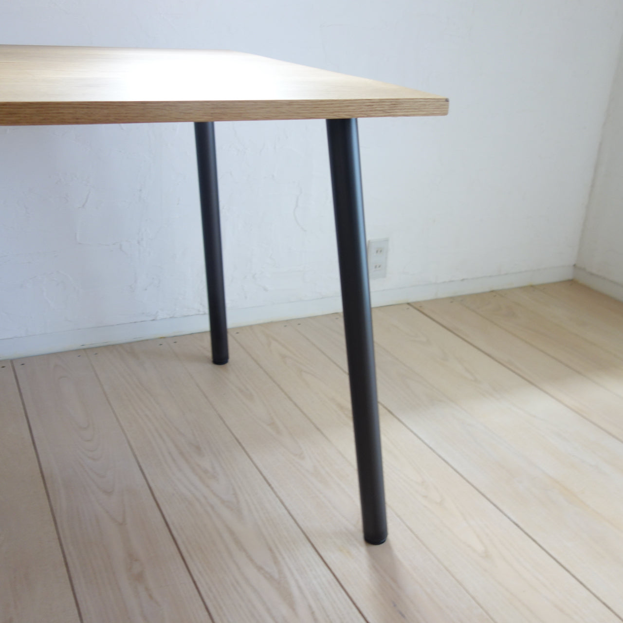 TORUADO DINING TABLE R トルアド ダイニングテーブル R