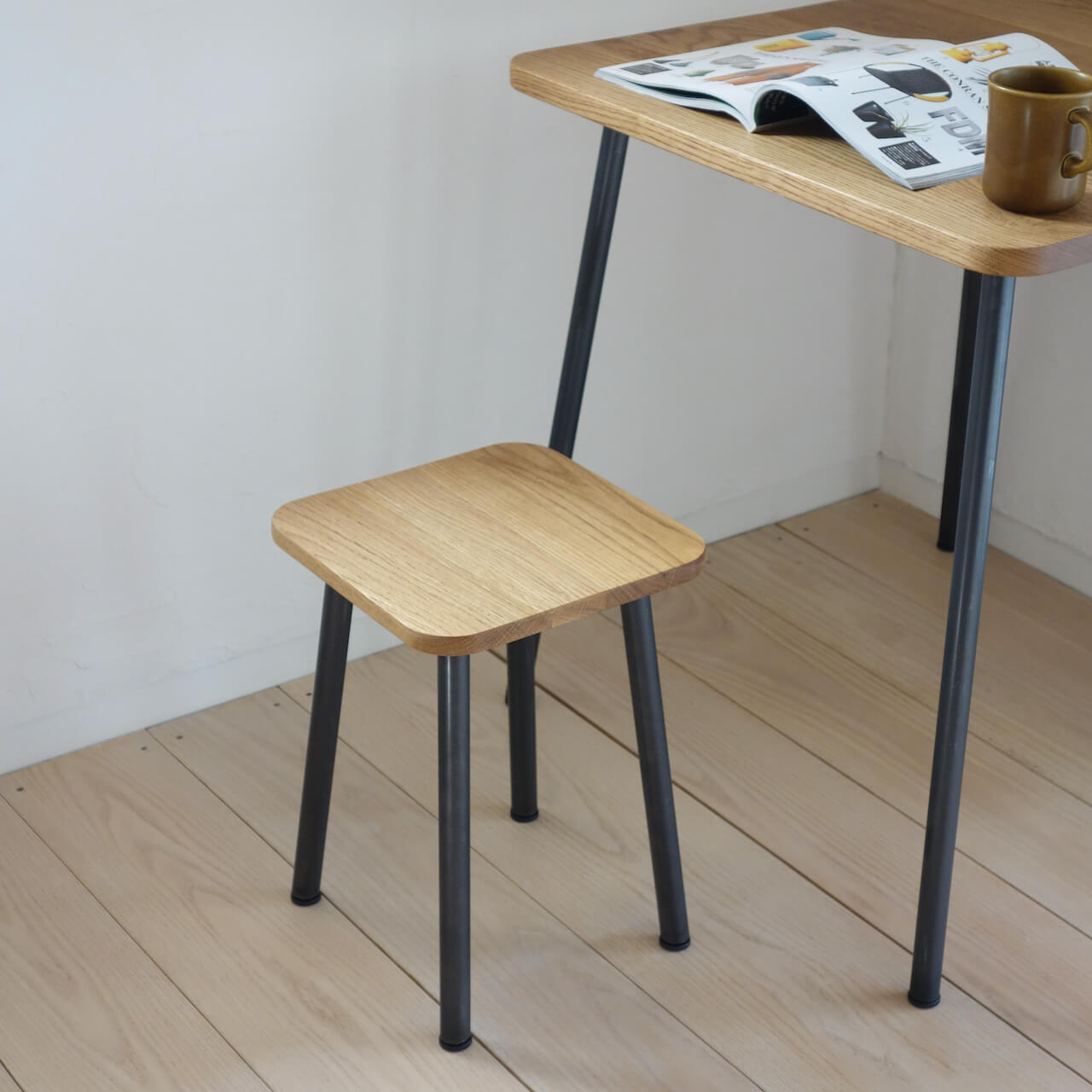 TORUADO STOOL R　トルアド スツール R