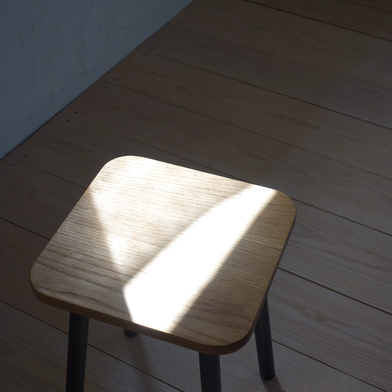 TORUADO STOOL R　トルアド スツール R