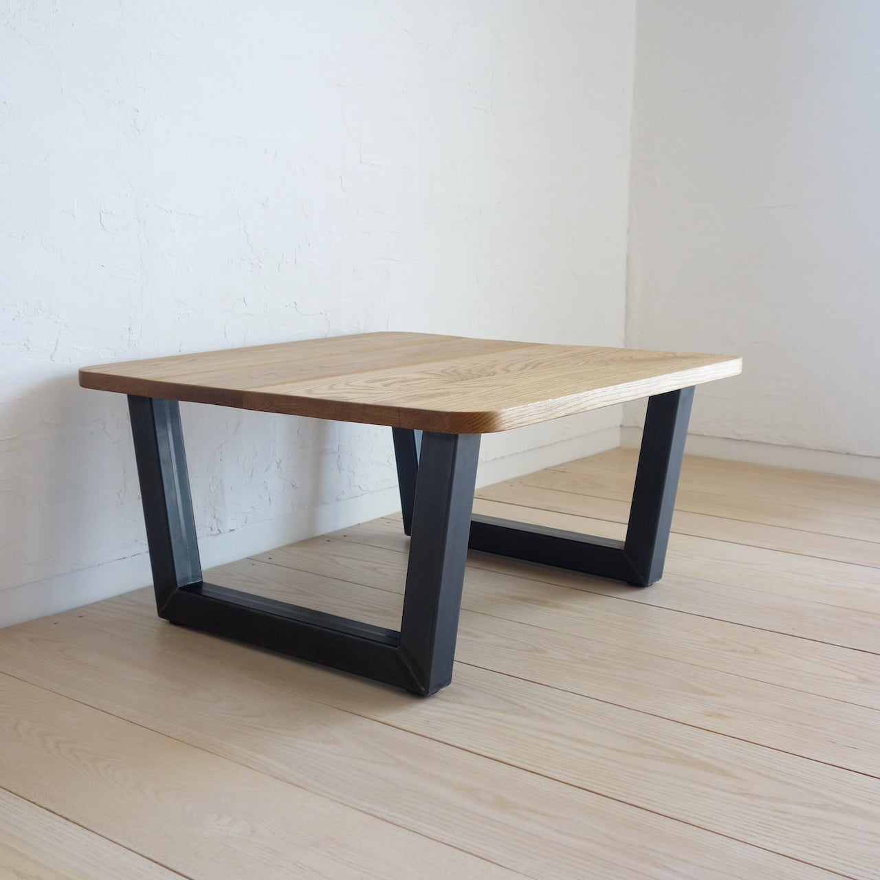 TORUADO CENTER TABLE D　トルアド センターテーブル D