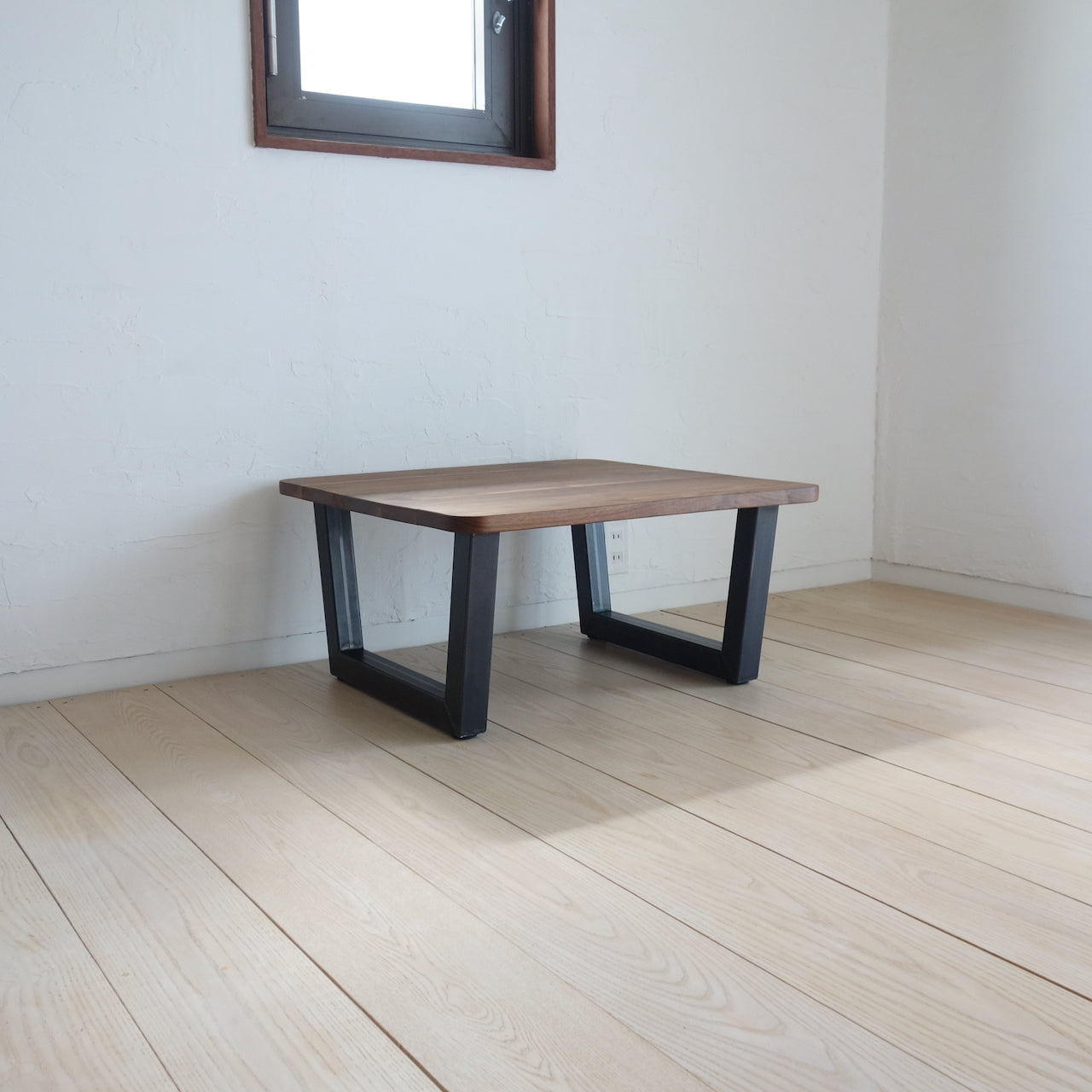TORUADO CENTER TABLE D　トルアド センターテーブル D