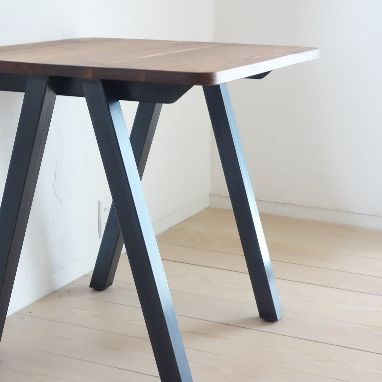 TORUADO CAFE TABLE A　トルアド カフェテーブル A