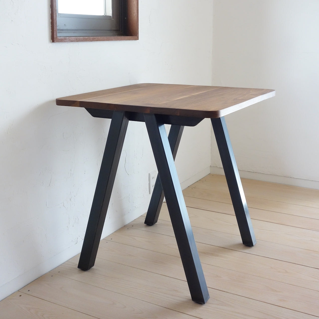 TORUADO CAFE TABLE A　トルアド カフェテーブル A