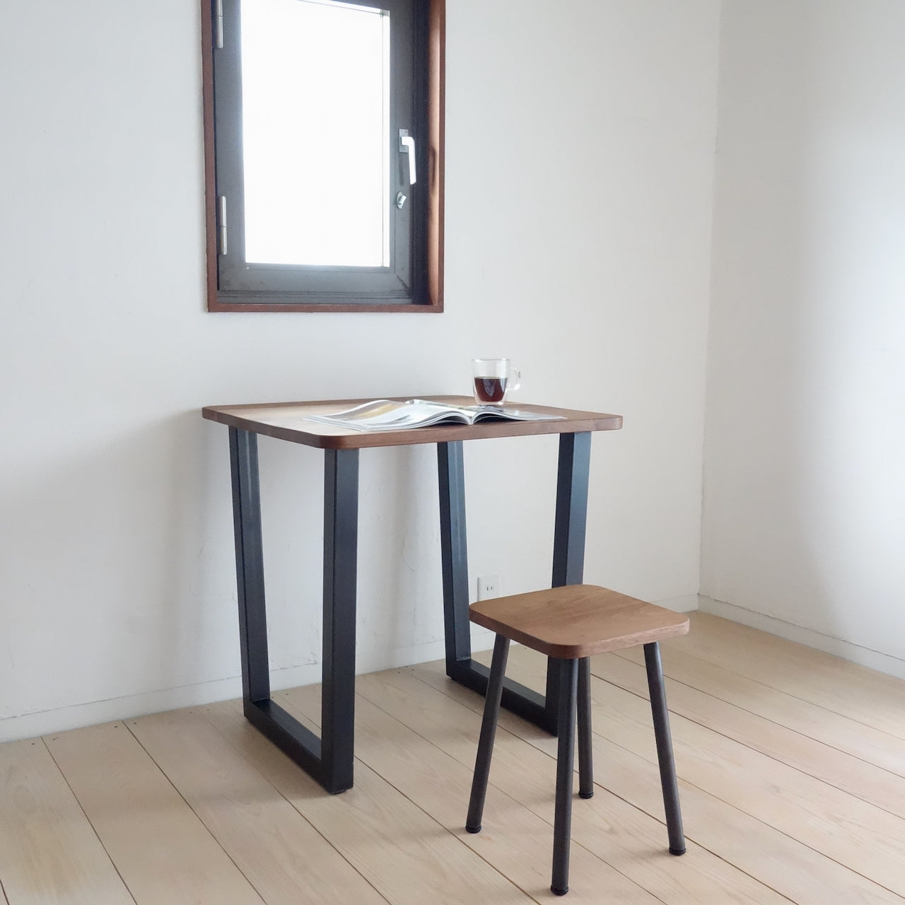 TORUADO CAFE TABLE D　トルアド カフェテーブル D