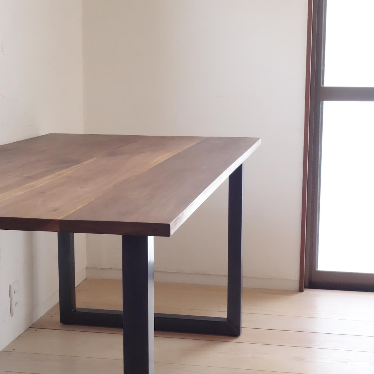 TORUADO DINING TABLE D　トルアド ダイニングテーブル D
