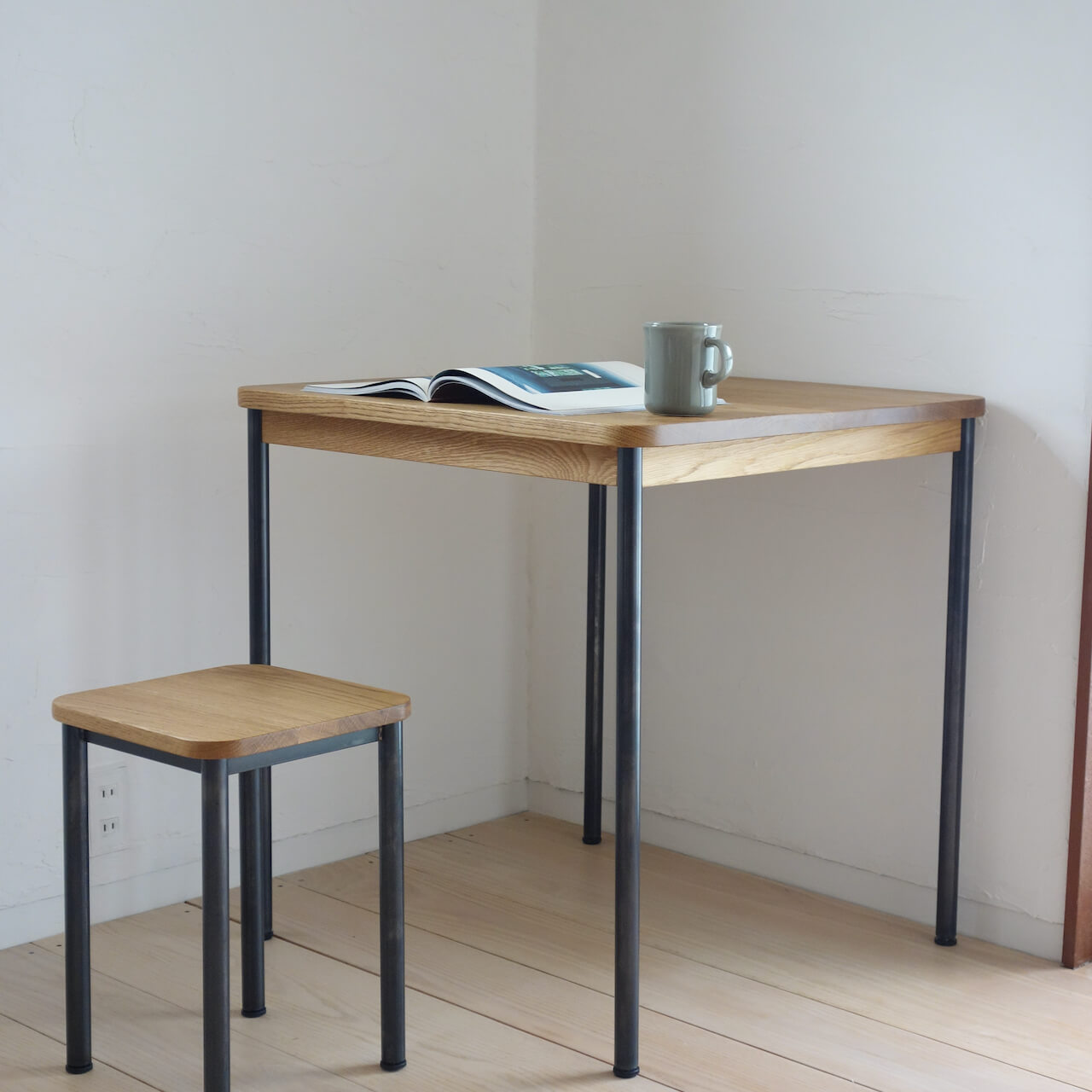 TORUADO STOOL T　トルアド スツール T