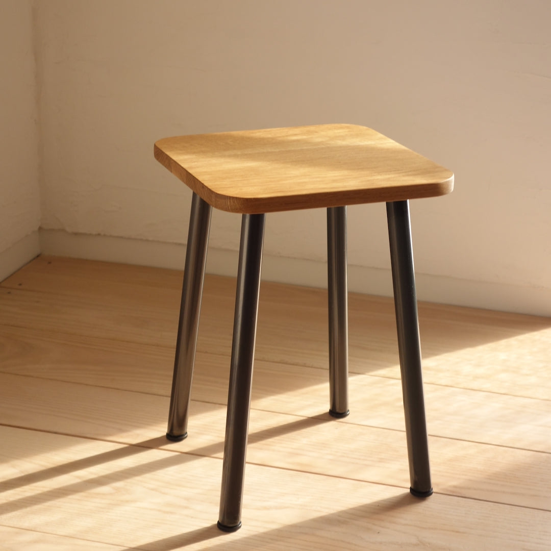 TORUADO STOOL R　トルアド スツール R